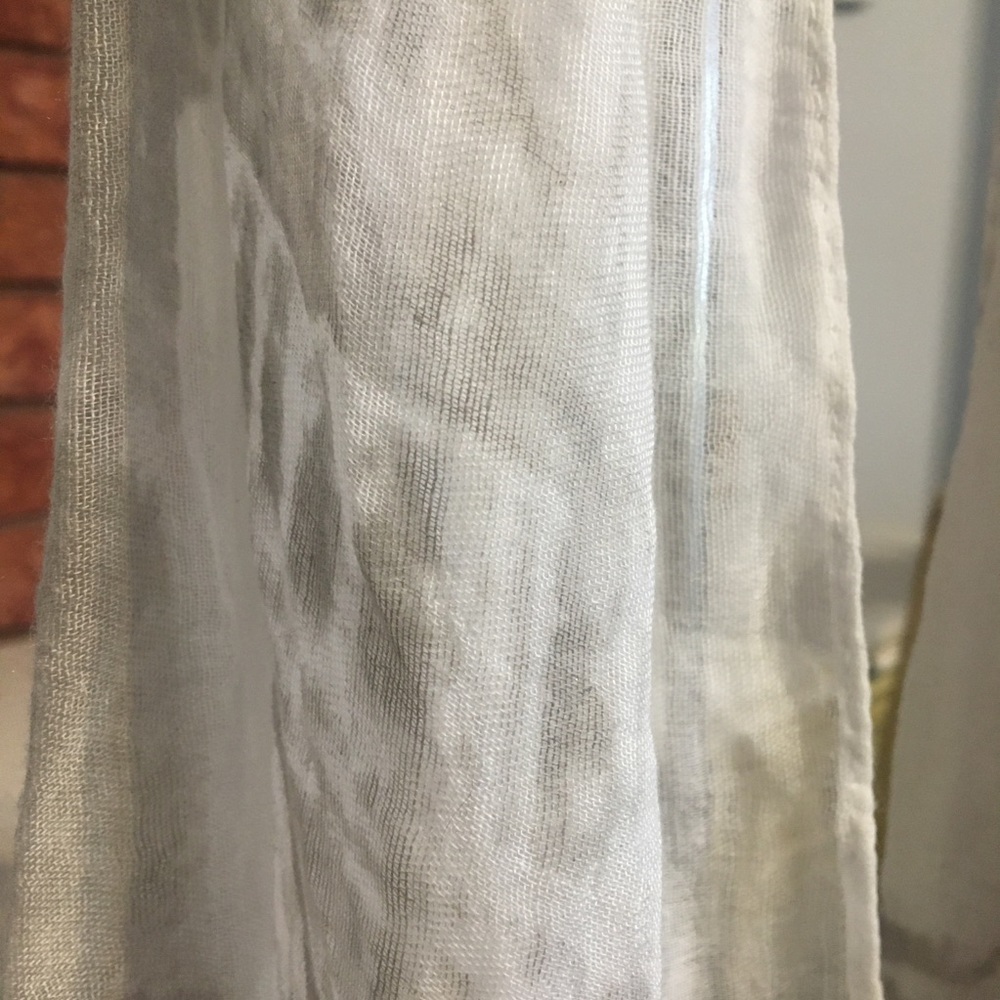Spring scarf - Picture 2 of 2